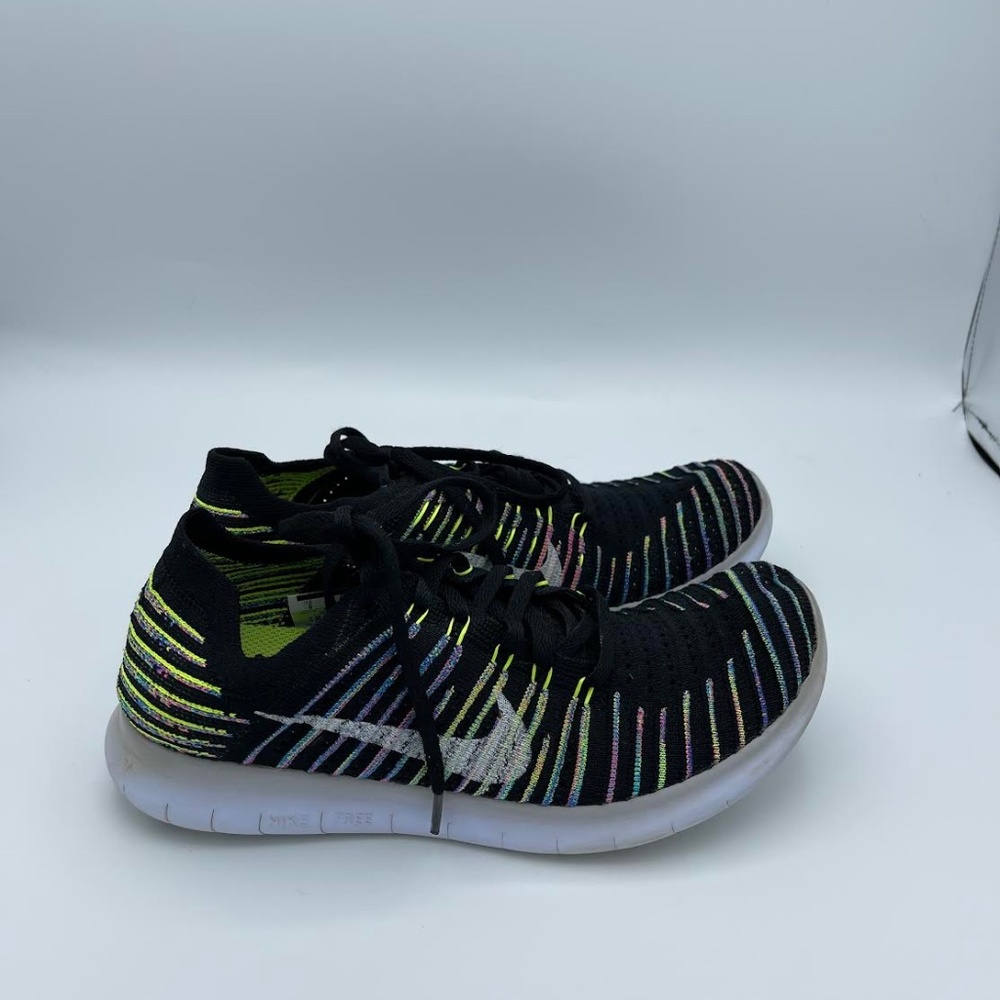 Mens Nike Flyknit- Size 9
